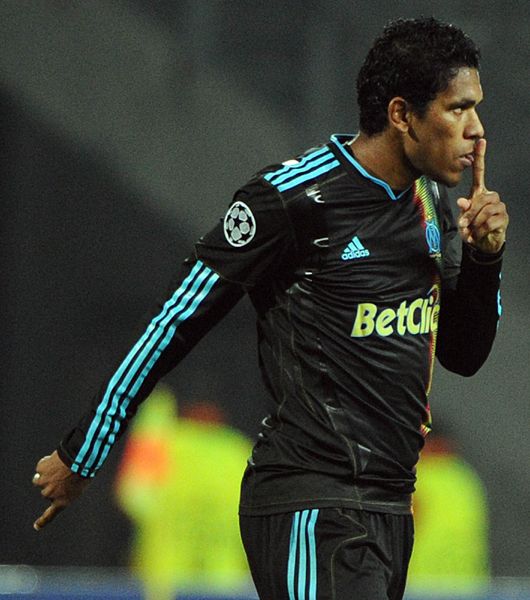 包含皇家马德里轻取阿贾克斯，欧冠旅程灰暗的词条