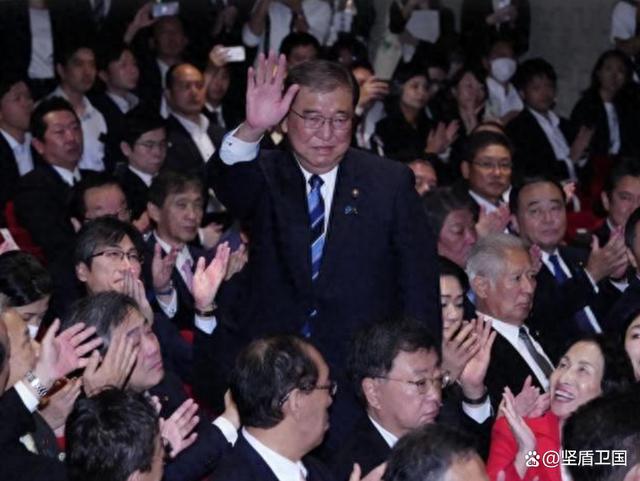 爱游戏登录入口-山西以微弱优势击败福建,坚守榜首宝座