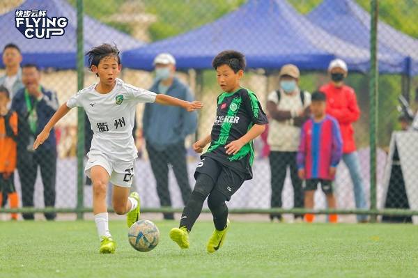 爱游戏直播-激烈对抗下的足球盛况,各队均展现出顶尖水平的简单介绍