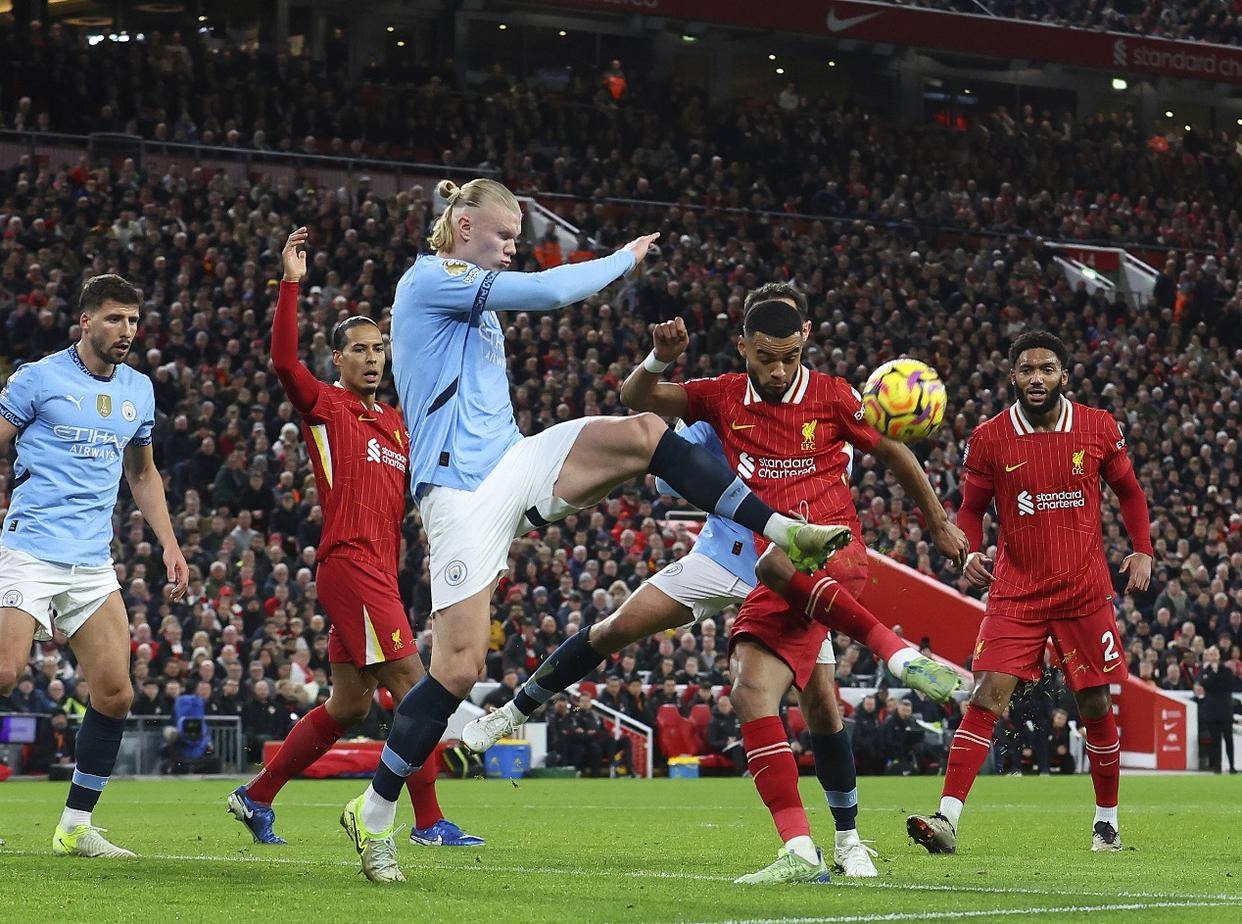 爱游戏在线-关于曼联进攻端火力强劲,欲破利物浦防线的信息