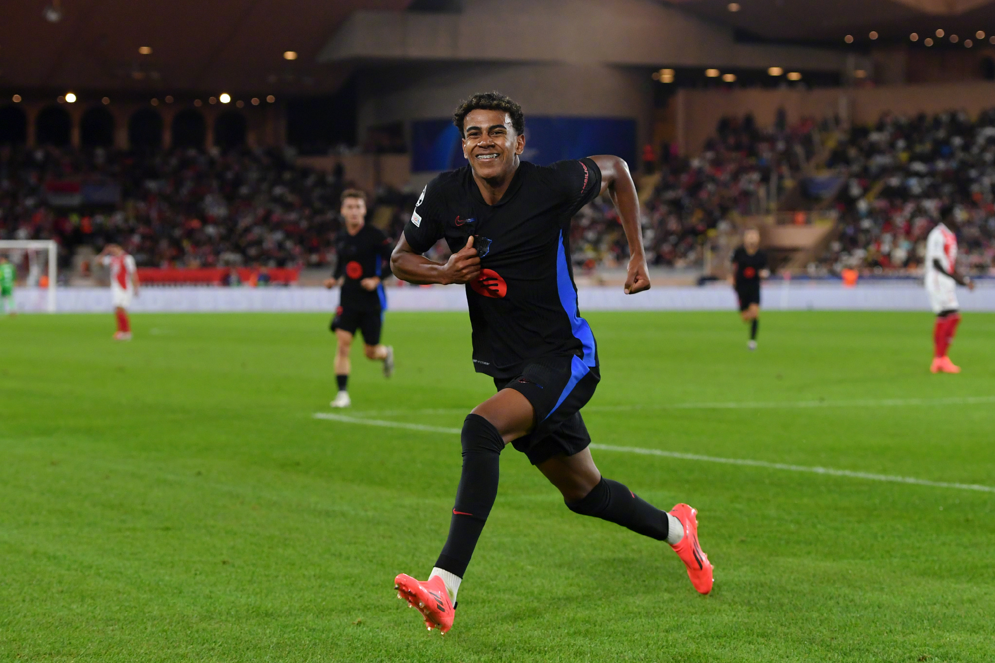 爱游戏app-关于国际足坛精彩纷呈,欧洲赛区风云再起的信息