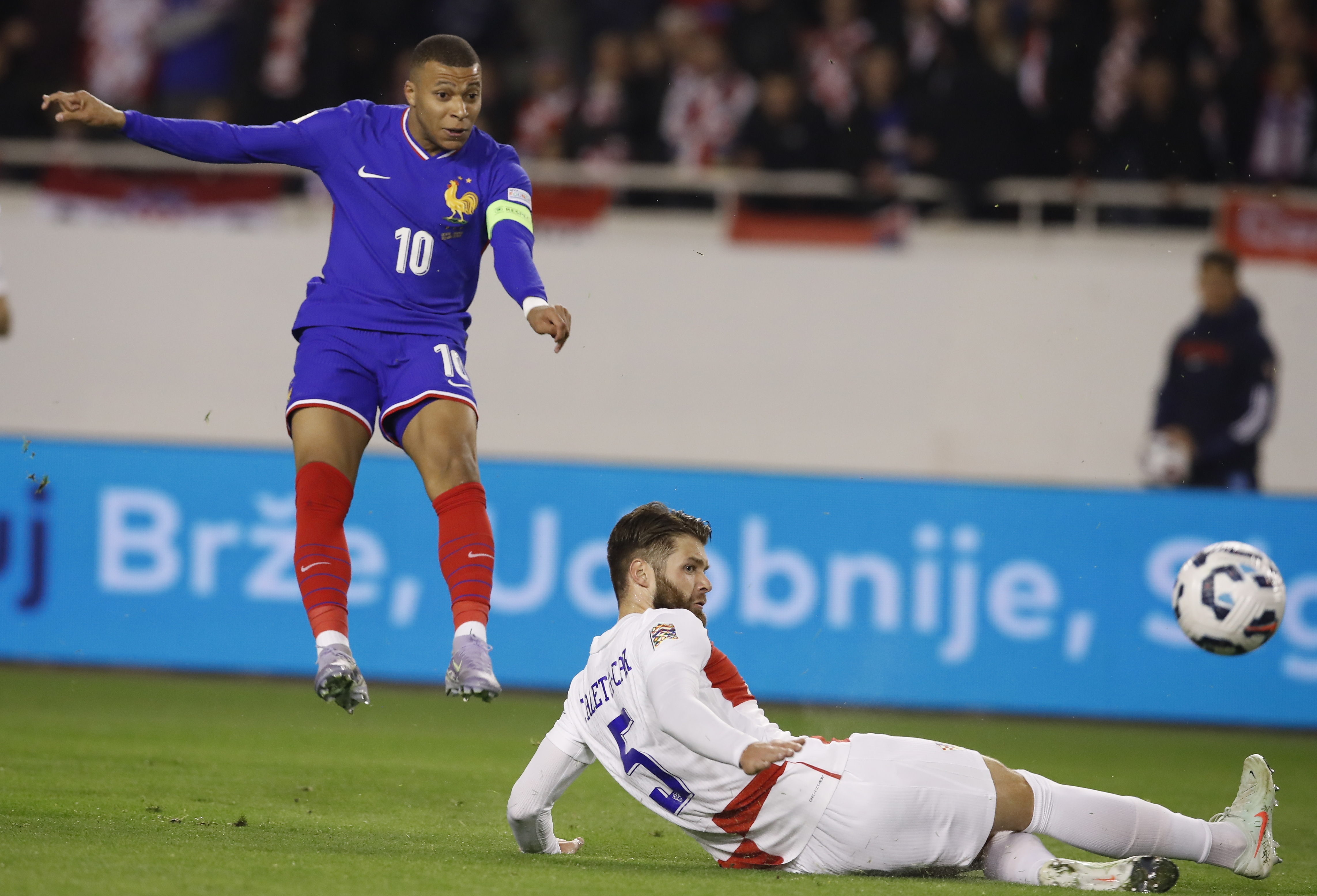 爱游戏娱乐-欧国联绝地反击:克罗地亚面临意大利挑战