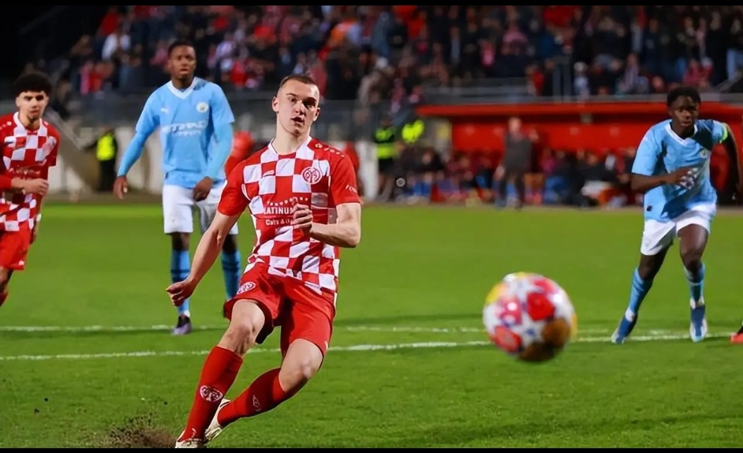 爱游戏网址-关于门兴格拉德巴赫新援助球队获得连胜的信息