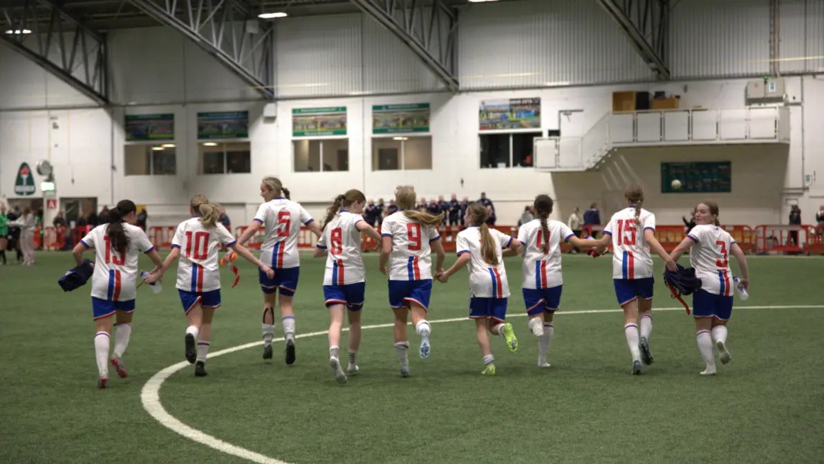 爱游戏直播-冰岛队备战欧预赛比赛,展现出色实力