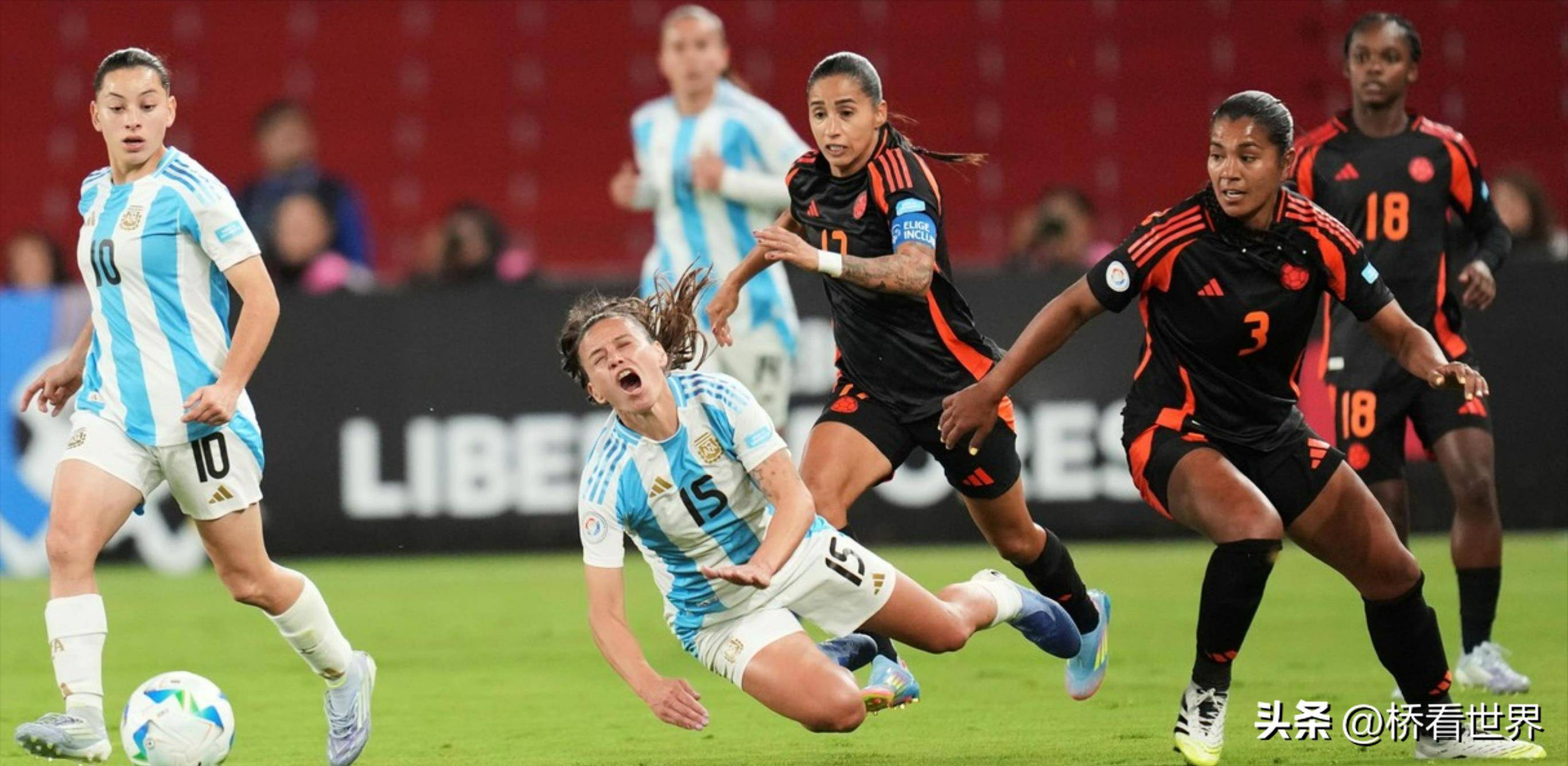 运动界亮点:女足比赛中的激烈对抗! 运动界亮点:女足比赛中的激烈对抗!