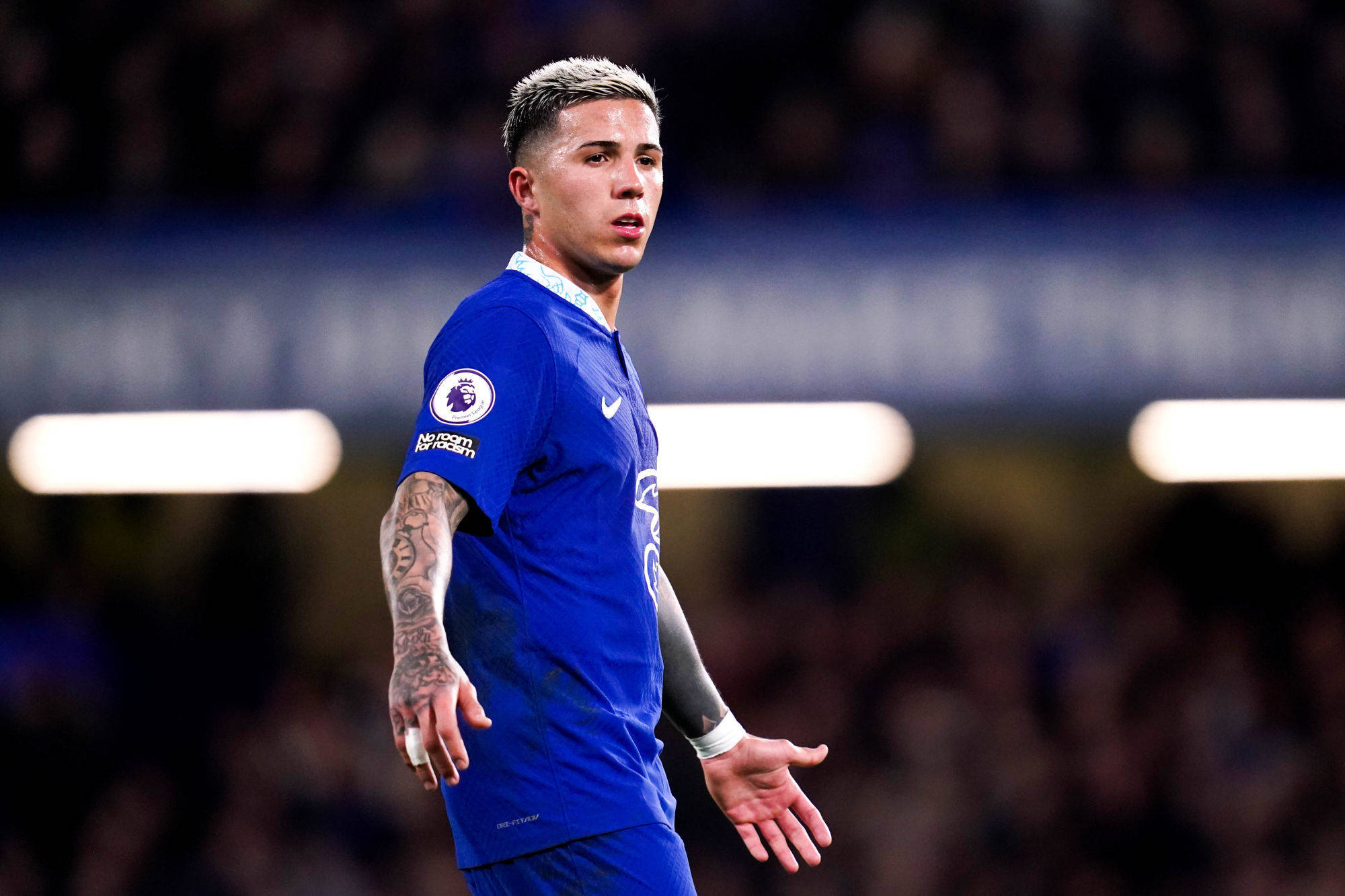 爱游戏官网登录网址-米兰德比焦点对决,洛卡特利成为话题人物