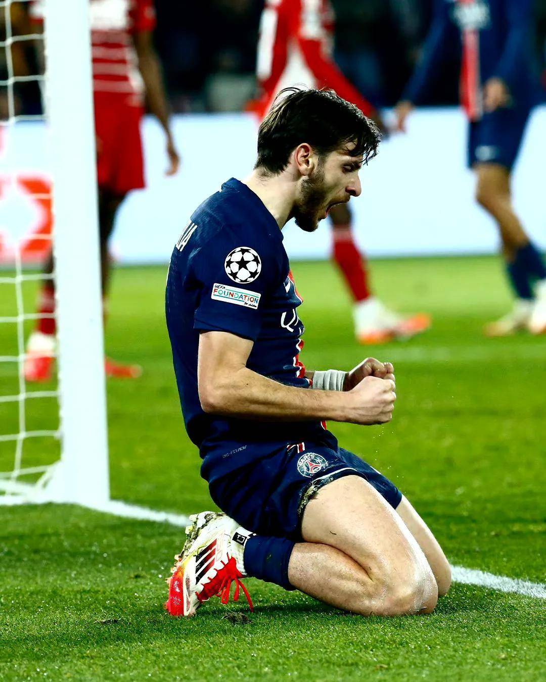 爱游戏app-曼城将士奋力拼搏,最终遗憾出局的简单介绍