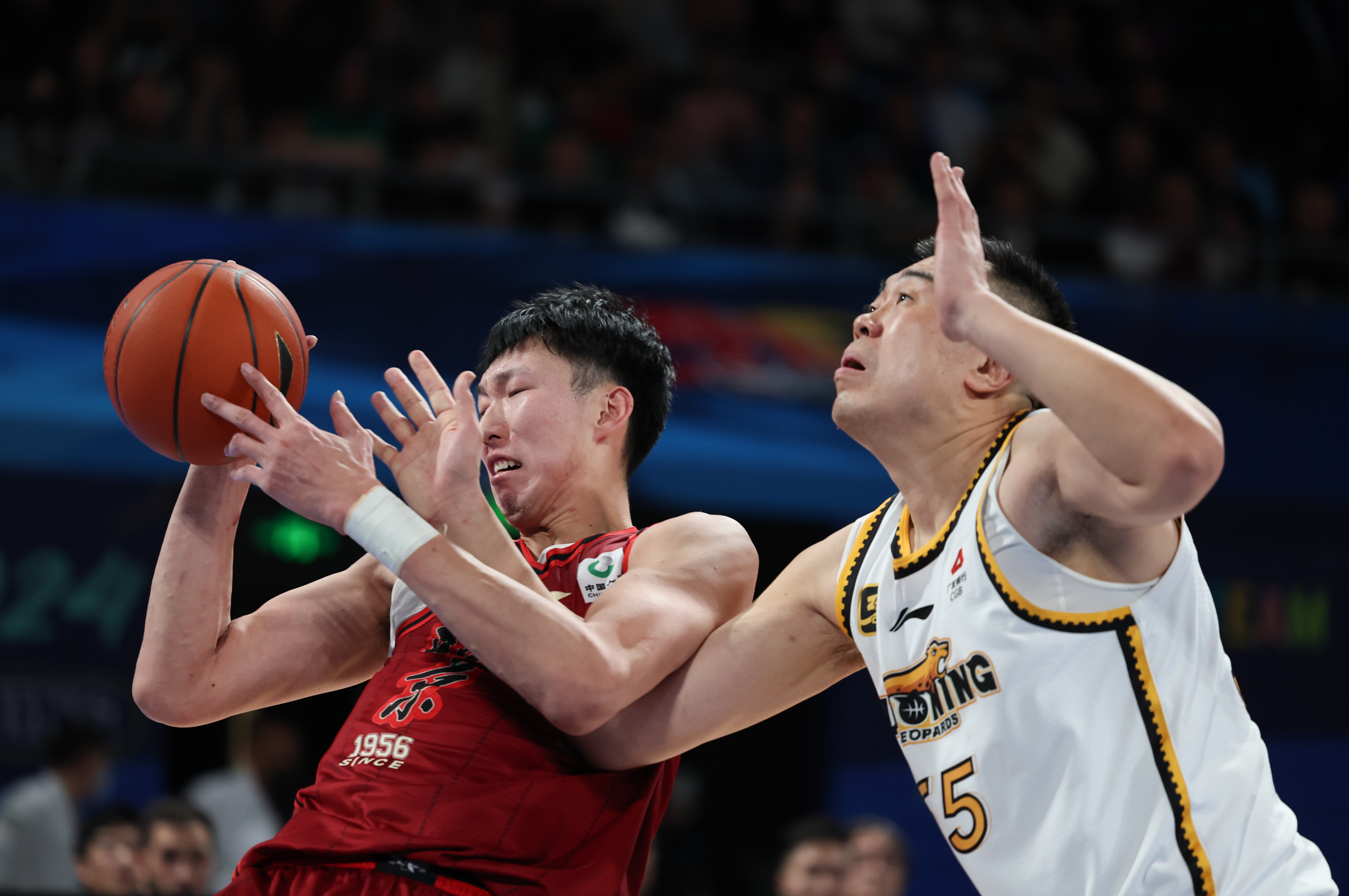 爱游戏馆-关于命运之战,两队拼尽全力,争夺胜利的信息