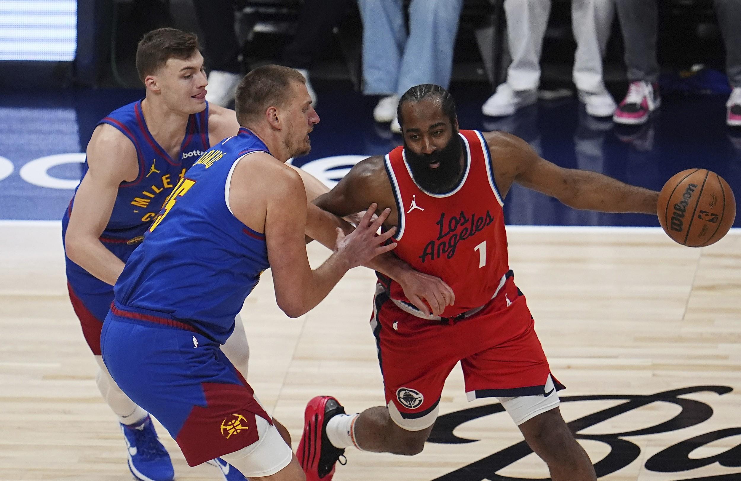 雄鹿击败奇才,豪取连胜 雄鹿击败奇才,豪取连胜