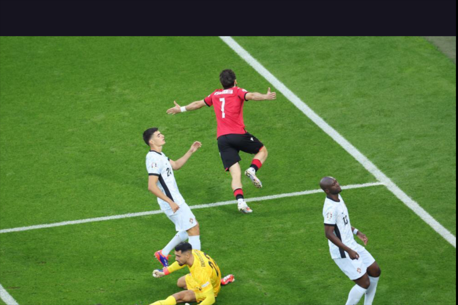 爱游戏网站入口-包含精英对决，欧洲杯预选赛上演巅峰之战的词条