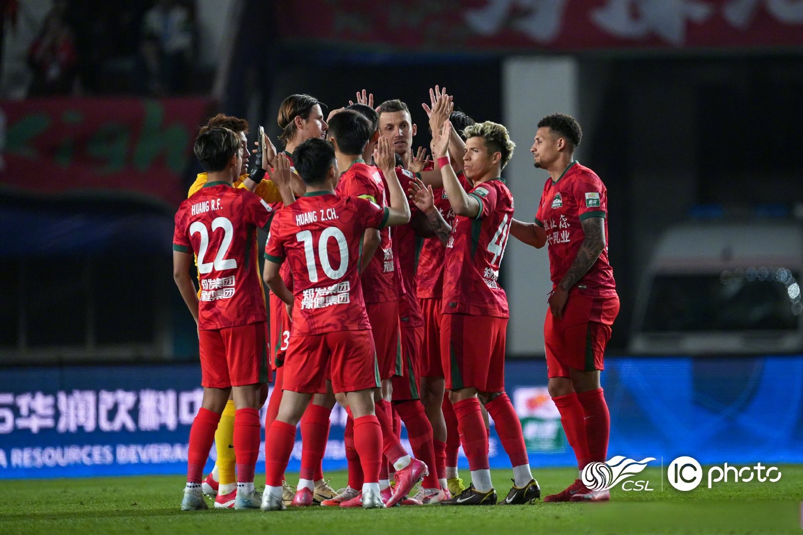 爱游戏地址-关于激战正酣！全球最佳球队齐聚一堂的信息